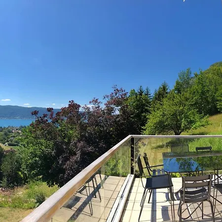 Vue Exceptionnelle Sur D'annecy Et Montagnes *